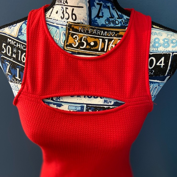 🔥 New with tag- Red Bodycon Dress 🔥 - Picture 3 of 6